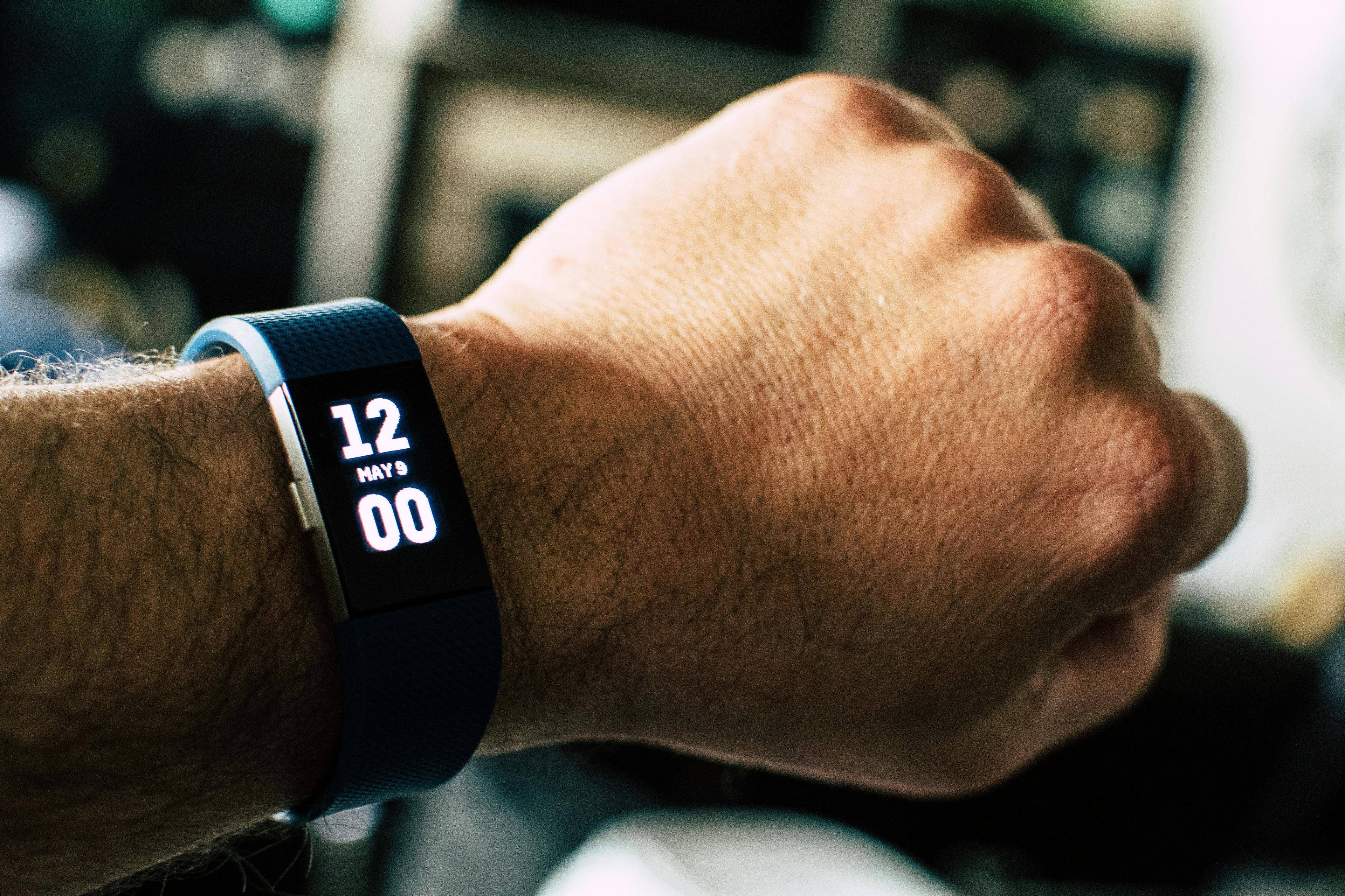 Bracelet Connecté LED — Podomètre & Alarme Vibrante